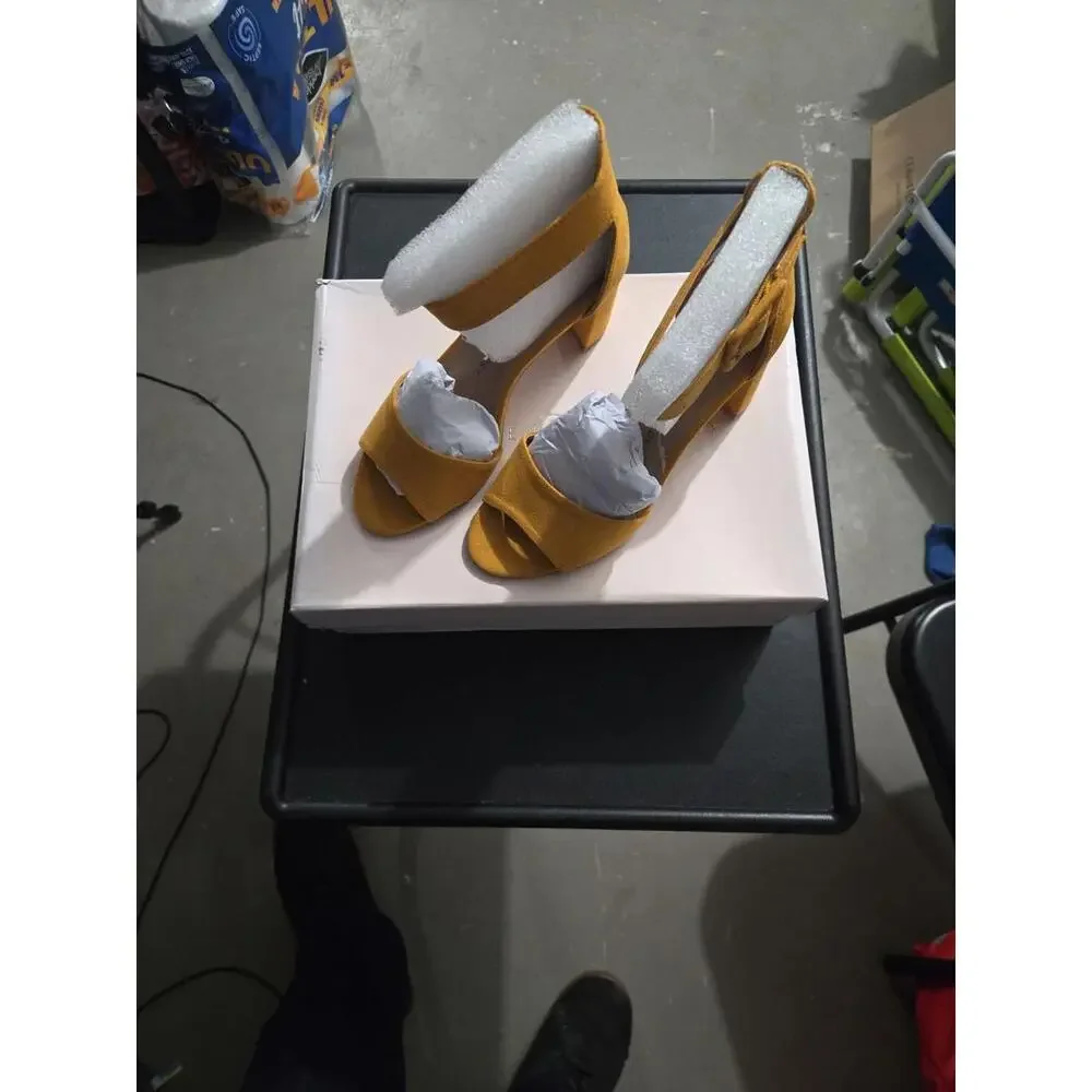 Chinese Laundry Rumor Yellow Micro Suede Block Heel Sandals Size 5.5 - Picture 3 of 5